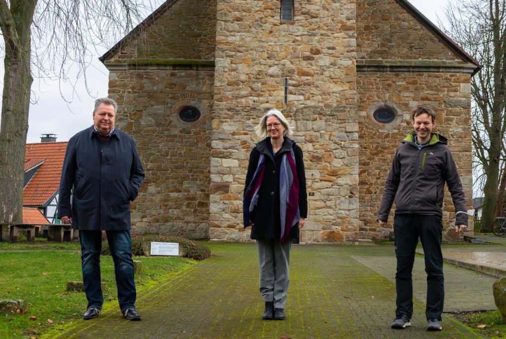 Bei der Vorstellung des Programms am 05.12.2022 vor der Schlosskirche in Dortmund-Bodelschwingh