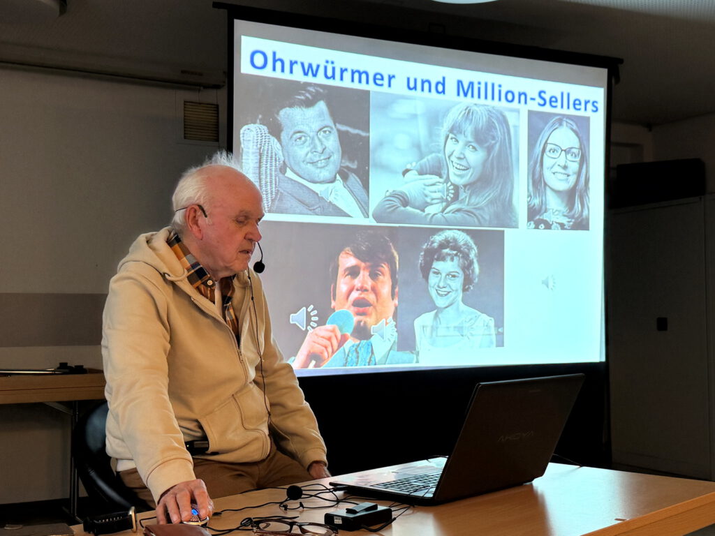 Monatstreffen vom Heimatverein Bodelschwingh und Westerfilde e.V. mit Diethelm Textoris und einem Vortrag zur leichten Muse am Ende der 1960er Jahre